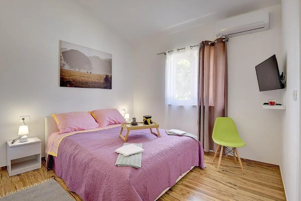 Villa Lu 0*, Vodnjan