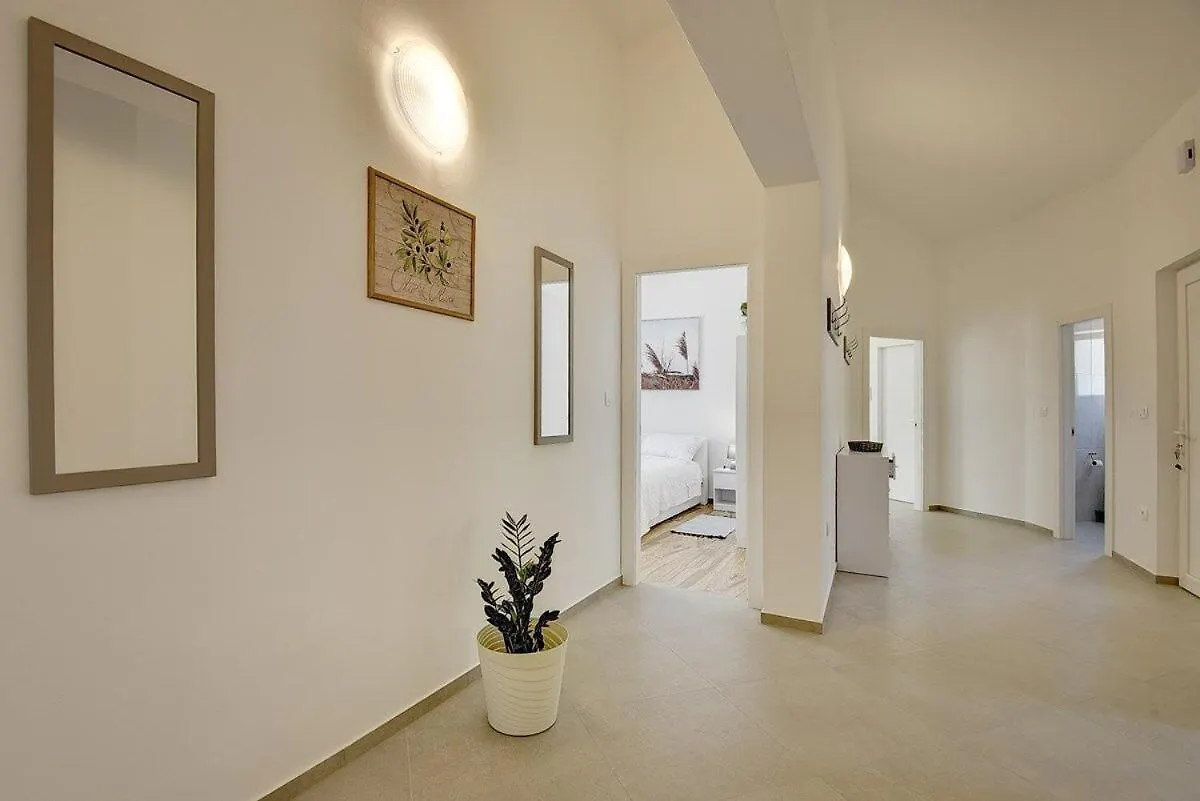 Villa Lu 0*, Vodnjan